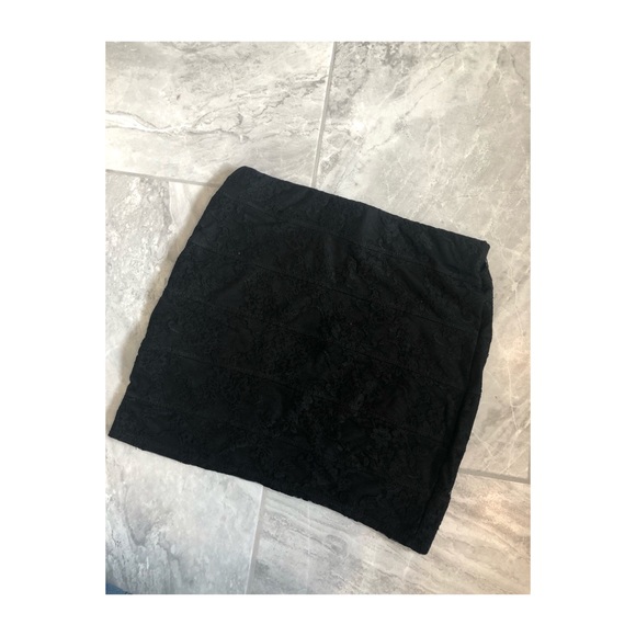 Black lace body con skirt - Picture 4 of 4